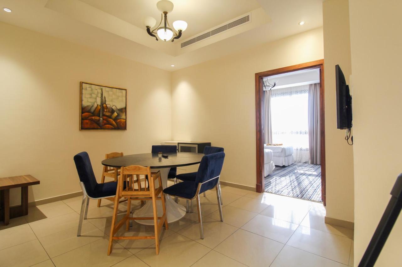 Friesian Hotel Suites DDjeddah Extérieur photo