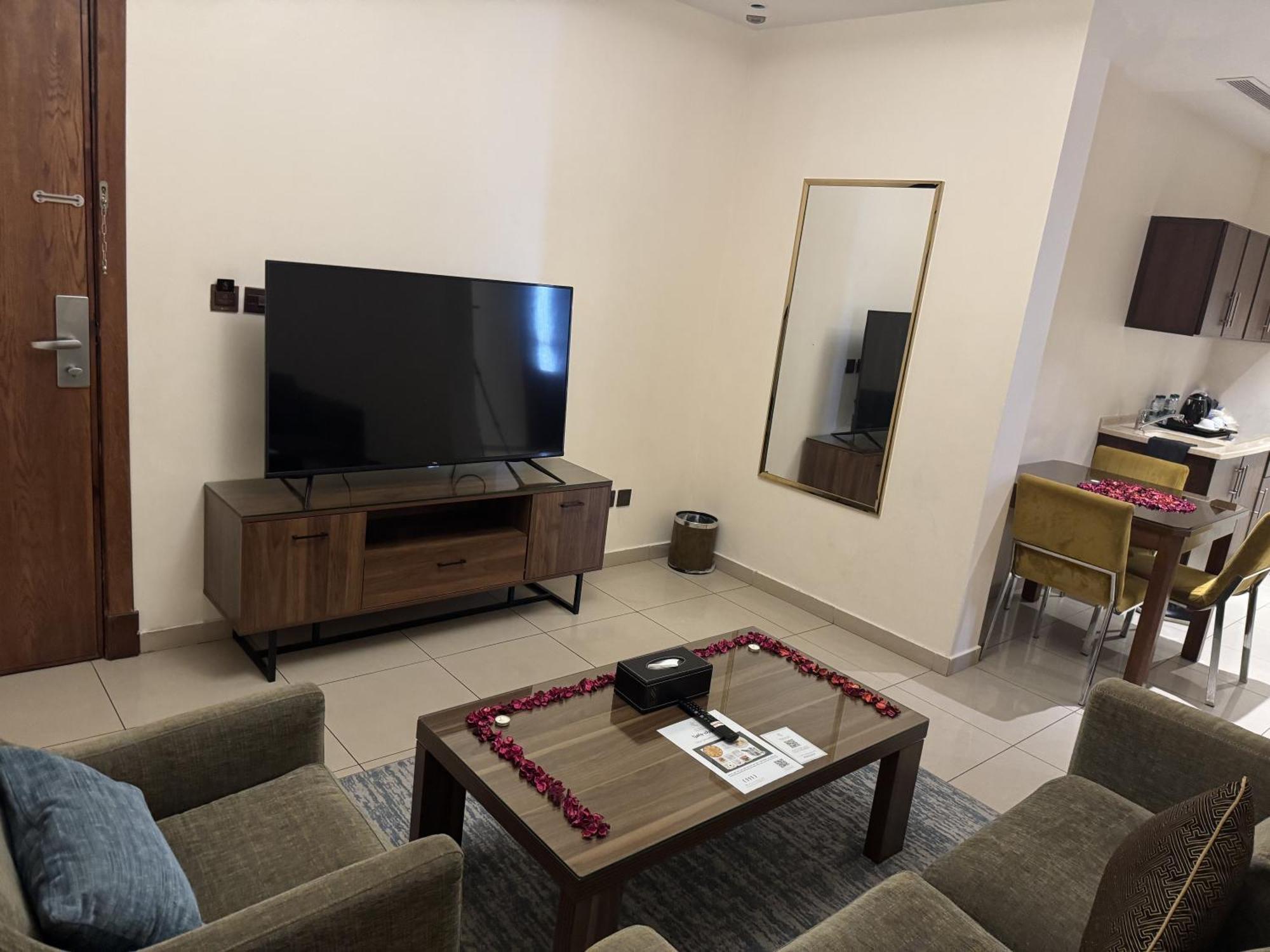 Friesian Hotel Suites DDjeddah Extérieur photo